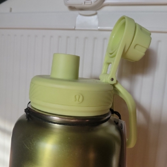 lululemon athletica Green Water Bottle - Picture 3 of 4